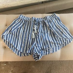 American Eagle high waisted flowy short size xl